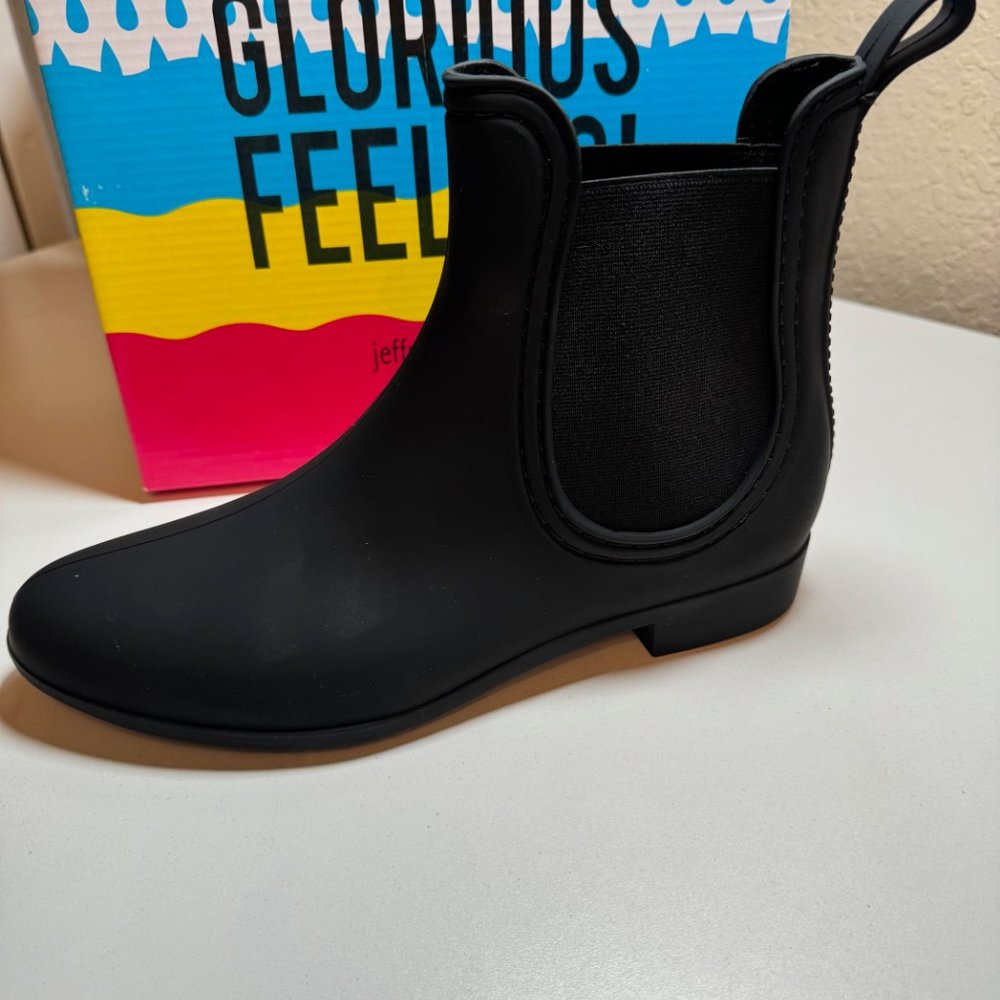 Jeffrey Campbell Women's Forecast 2 Rain Boots Matte Black Pull On Rubber Size 8